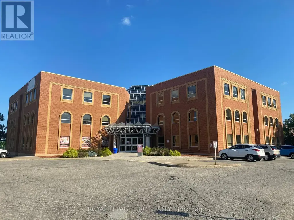 305 - 180 Vine Street S, St. Catharines (E. Chester)